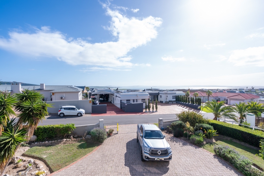 5 Bedroom Property for Sale in Myburgh Park Western Cape